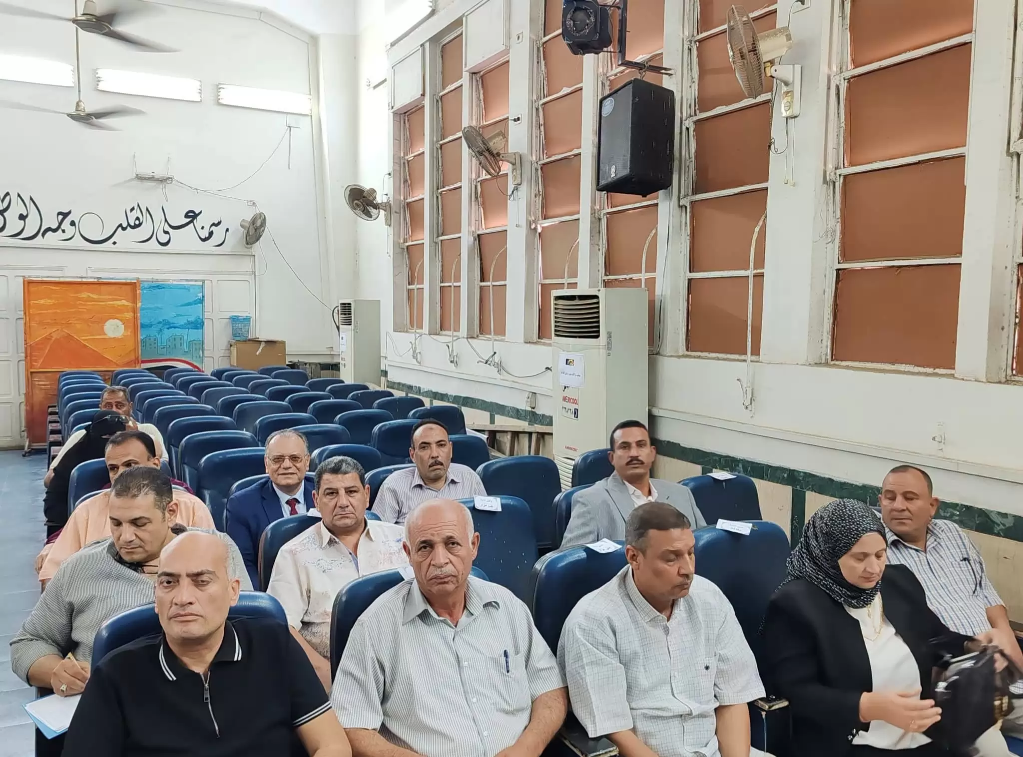 مدير تعليم المنيا يشدد: الانضباط والمتابعة والحلول على أرض الواقع