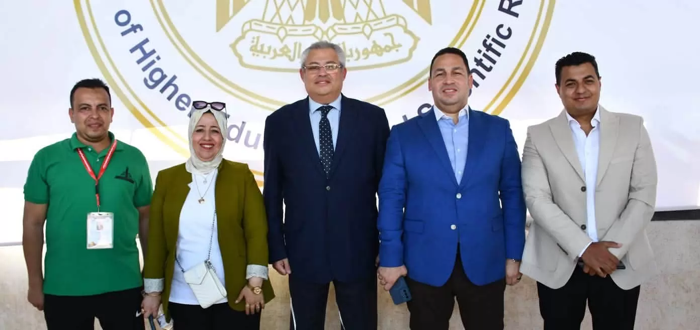 رئيس جامعة عين شمس يشهد افتتاح أسبوع شباب الجامعات