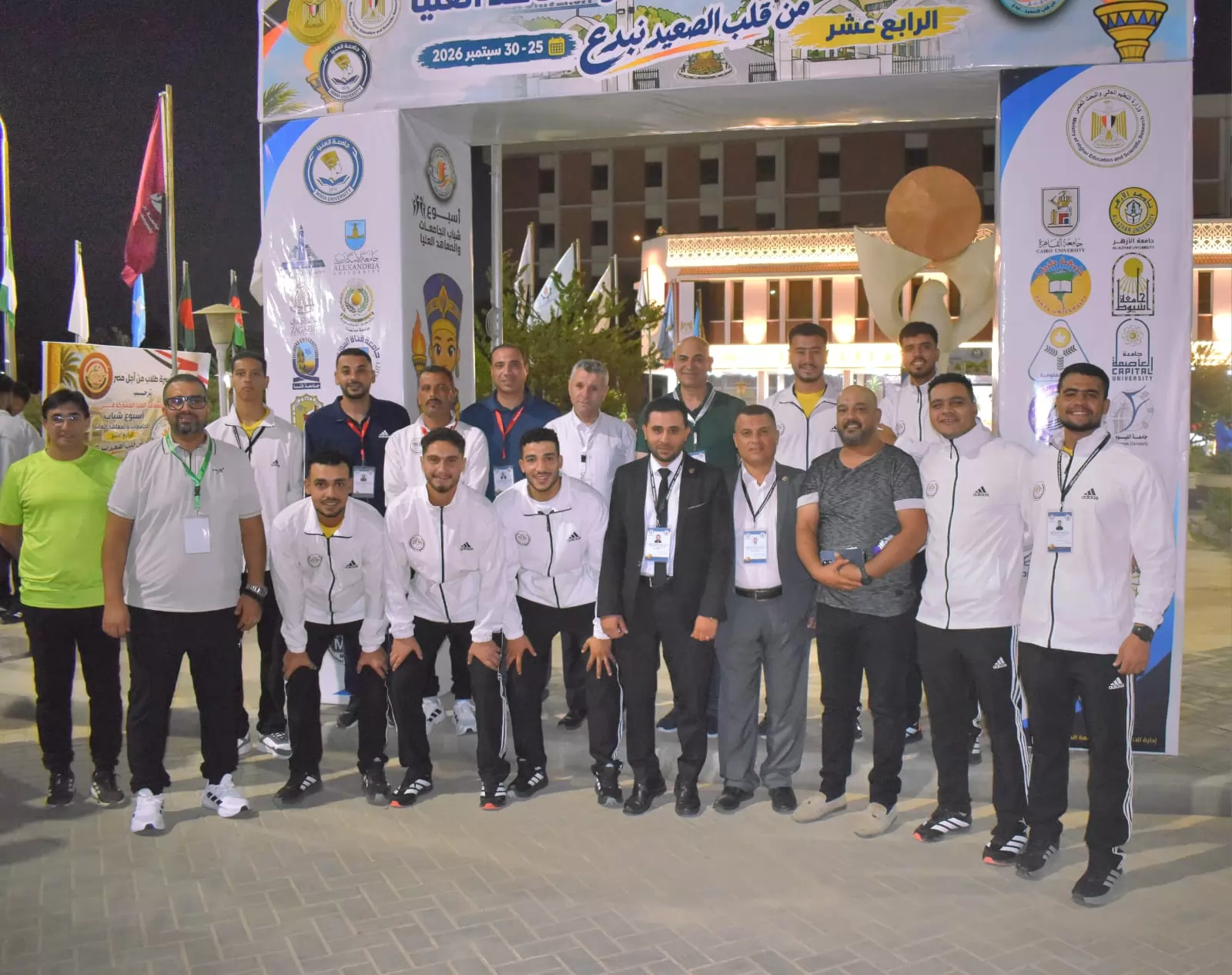 رئيس جامعة السادات يتفقد معسكر أسبوع شباب الجامعات بالمنيا