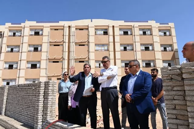 محافظ جنوب سيناء يتفقد المدرسة الدولية بشرم الشيخ