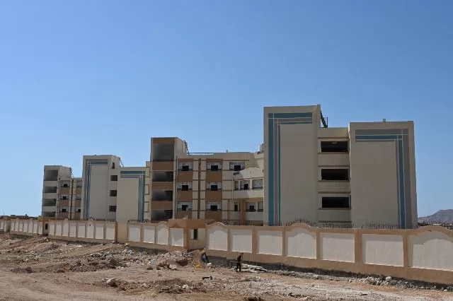 محافظ جنوب سيناء يتفقد المدرسة الدولية بشرم الشيخ