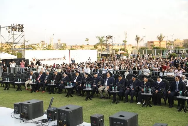 الجامعة المصرية الروسية تحتفل بتخريج أحدث دفعاتها في احتفالية مهي