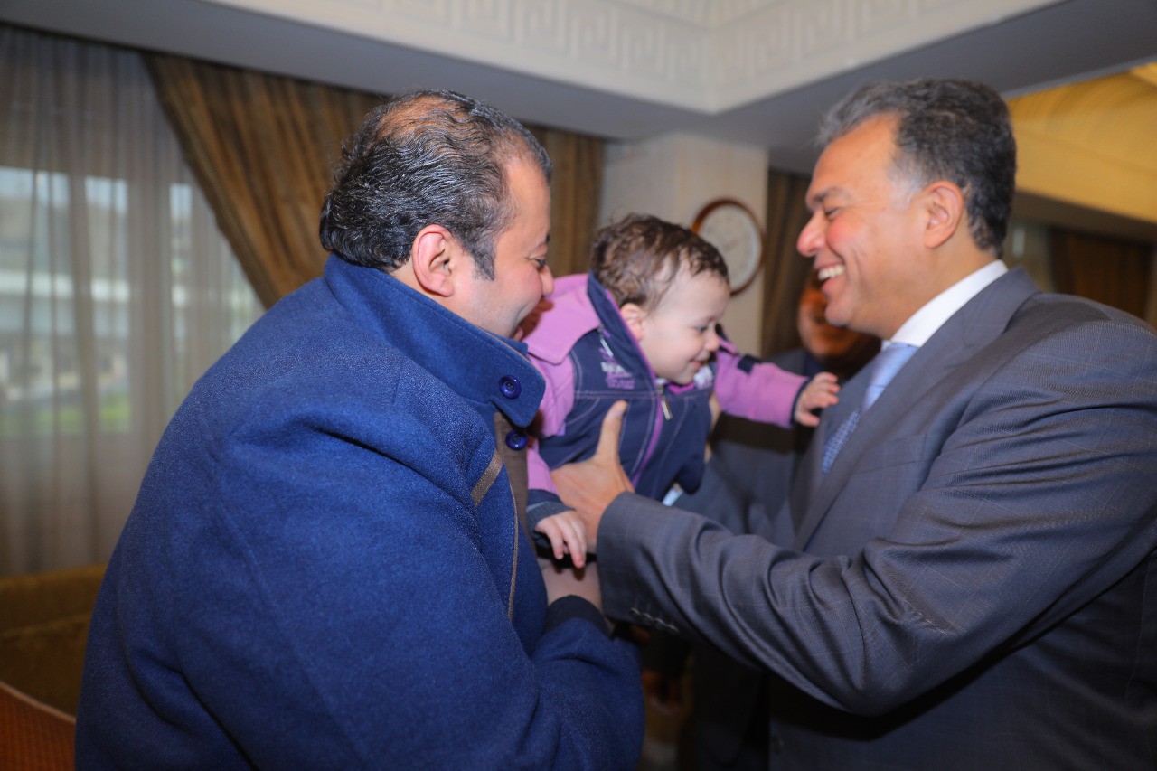 السكك الحديد تكرم منقذى الطفل أوليفر وائل بشارة