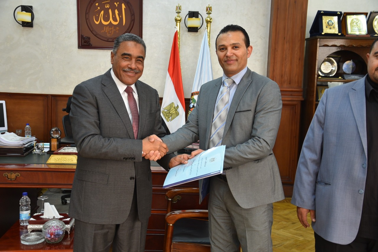 بروتوكول تعاون محافظة مطروح وهيئة الاتصالات للتحول الرقمي بالمحافظة 