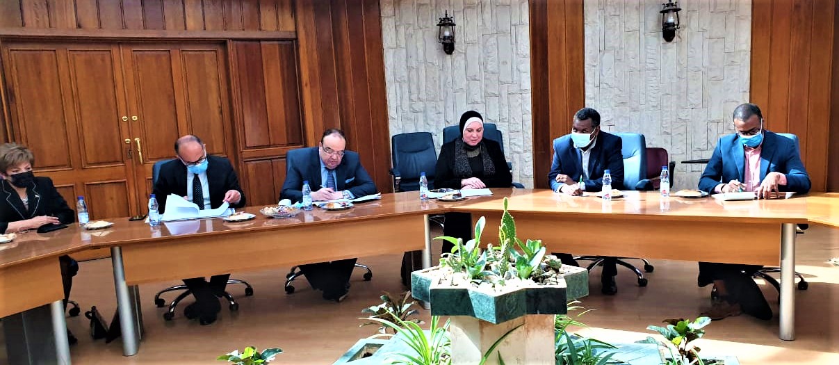 من الجلسة الموسعة