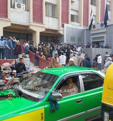 زحام أمام مقر جوازات شبين الكوم