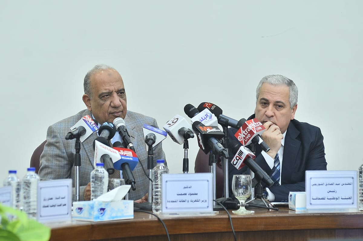 الدكتور محمود عصمت وزير الكهرباء والطاقة المتجددة