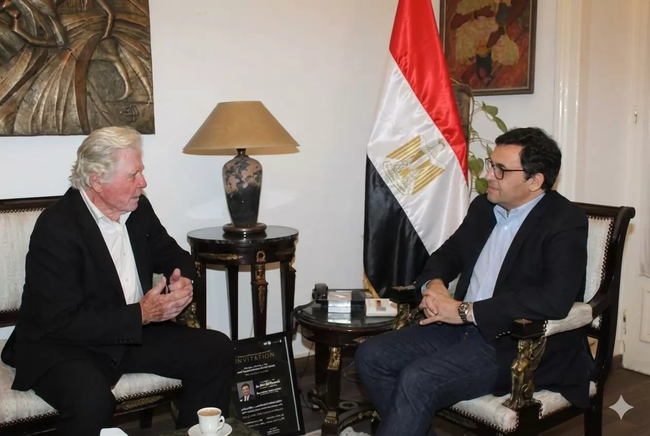 وزير الثقافة يستقبل حسين فهمي وفريق مهرجان القاهرة 