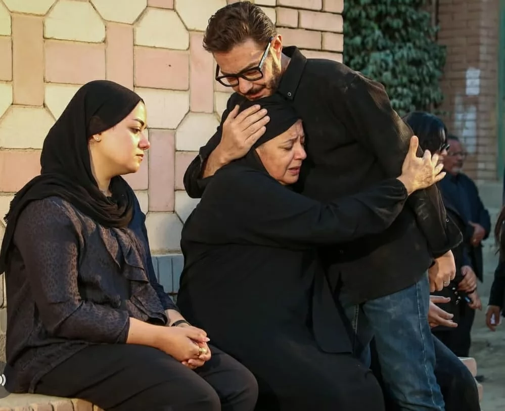 بكلمات مؤثرة ..أحمد زاهر يودع زوجته ونجله في "لعبة وقلبت جد" 