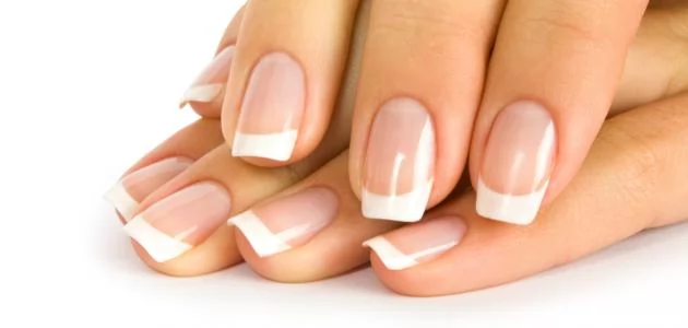 حكم الشرع في تركيب الأظافر الصناعية للتداوي وكيفية الطهارة عليها 