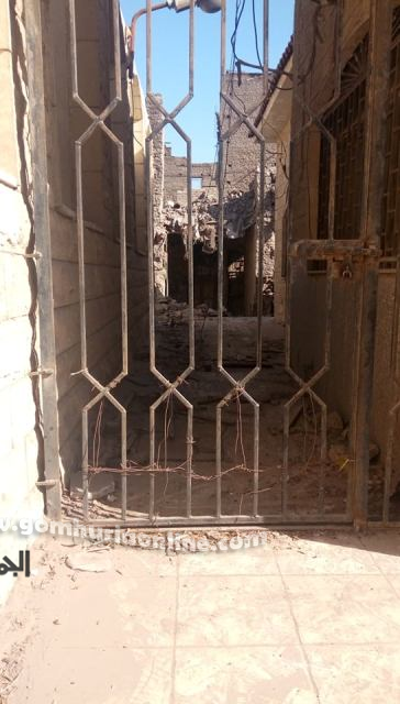 بالصور.. انهيار سور  قديم بحى الجمالية دون اصابات
