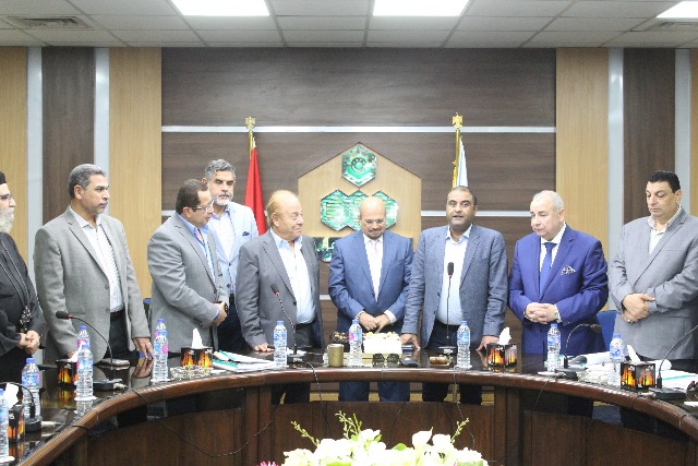 جمعية مستثمري العاشر تكرم نواب مجلس الشيوخ.صور