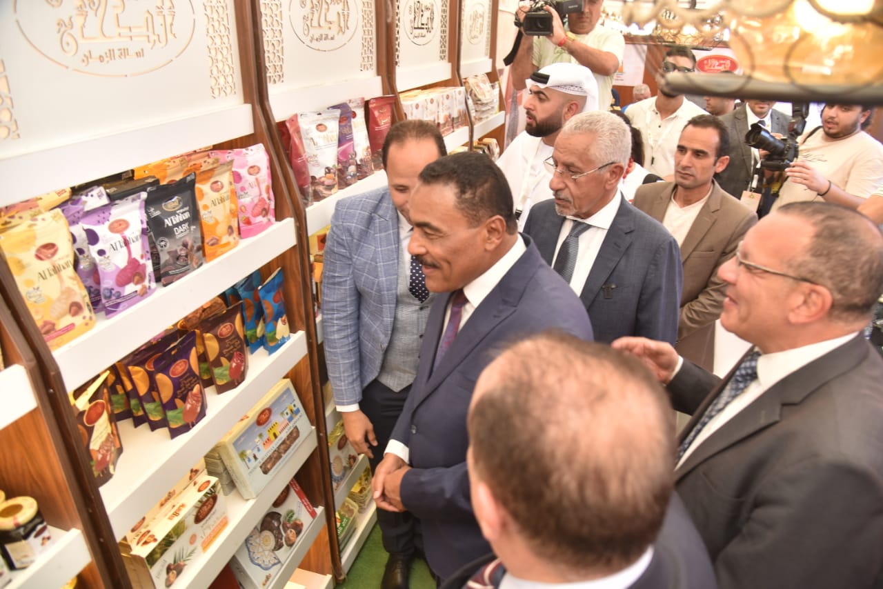 محافظ مطروح يفتتح معرض المنتجات اليدوية بسيوة