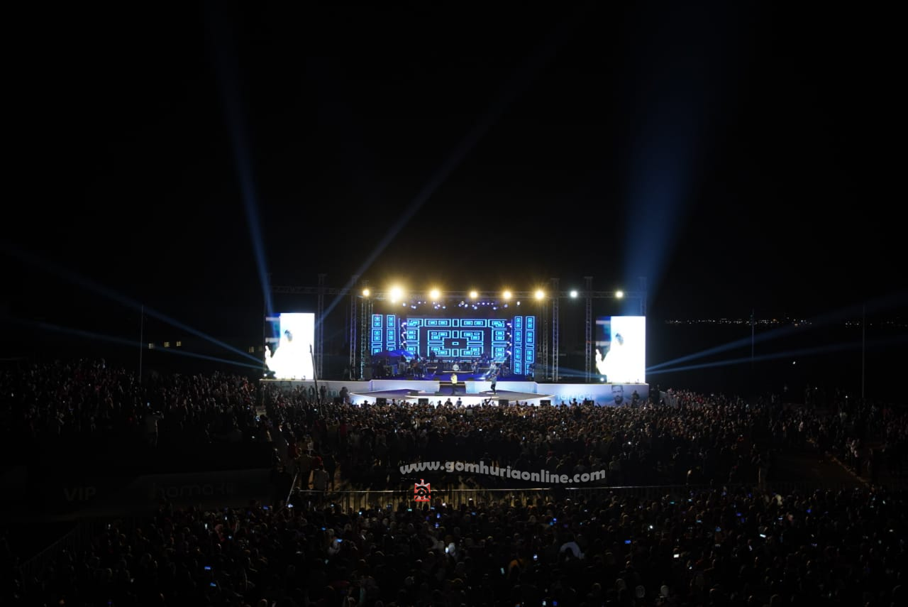 رغم برودة الجو.. محمد حماقي يشغل أجواء الإسماعيلية بحفل ضخم 