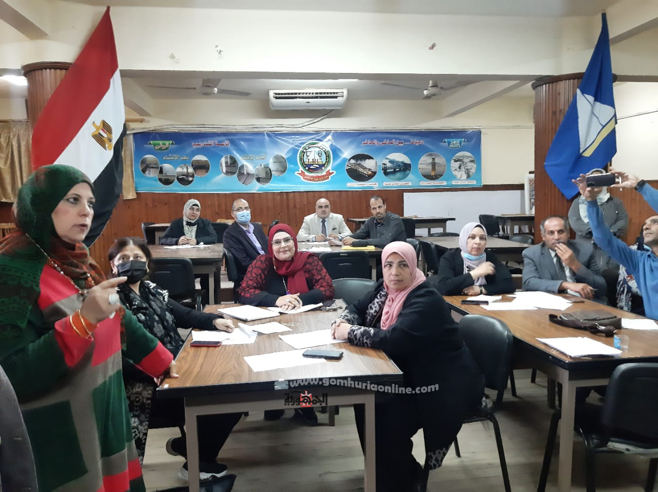 محافظ سوهاج يتابع أعمال إنشاء 8 مجمعات خدمات حكومية وزراعية بقرى دار السلام ..صور