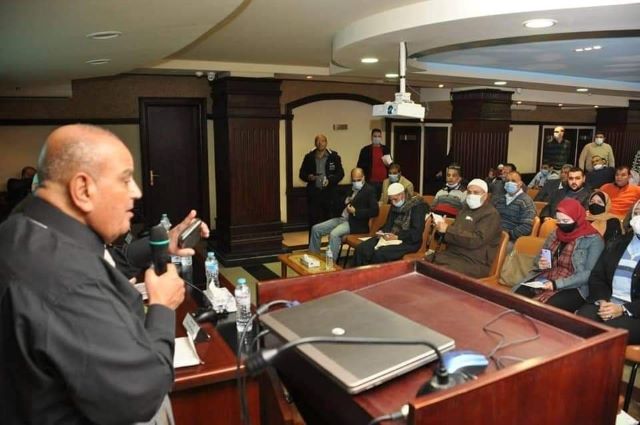 الغرفة التجارية بالبحيرة  تعقد الندوة الثانية للتعريف بتقديم الإقرارات إلكترونيا