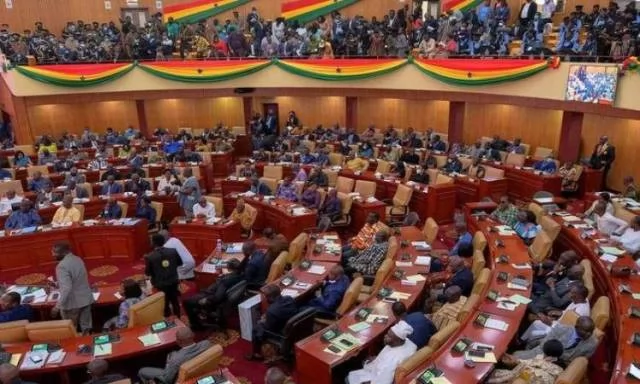 البرلمان الغاني يقر ميزانية 2026 بقيمة 31 مليار دولار 