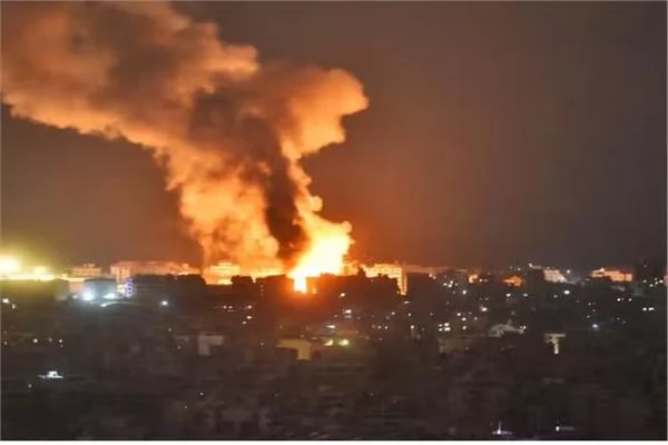 دوي انفجارين كبيرين في بلدة مارون الراس جنوب لبنان 