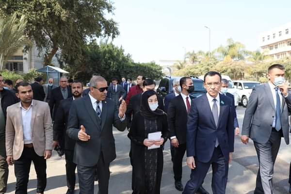 رئيس جامعة الأزهر يصطحب رئيس مجلس الشيوخ الكازاخستاني في جولة تفقدية للحرم الجامعي 