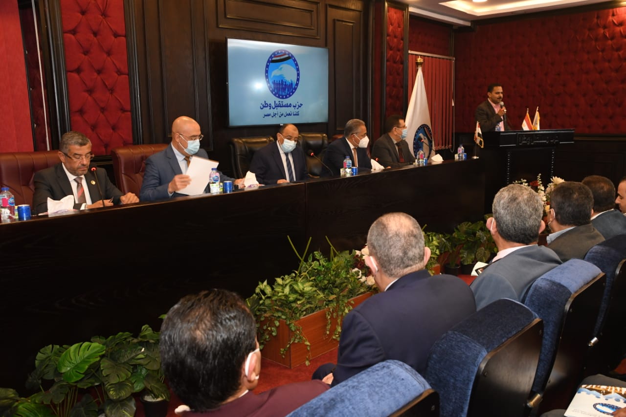 وزير الإسكان: الدولة تهدف لضبط العمران لإيجاد بيئة عمرانية حضارية تليق بالمواطن المصرى