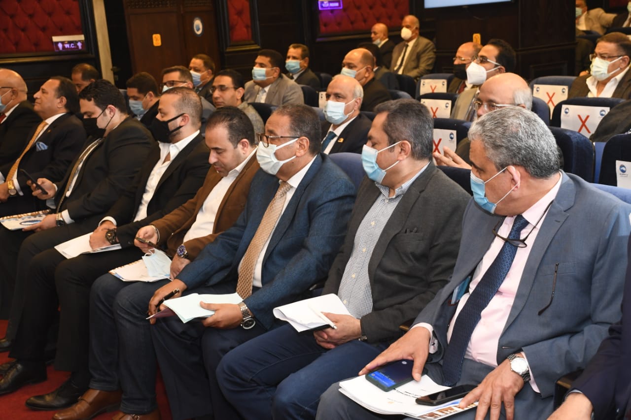 وزير الإسكان: الدولة تهدف لضبط العمران لإيجاد بيئة عمرانية حضارية تليق بالمواطن المصرى