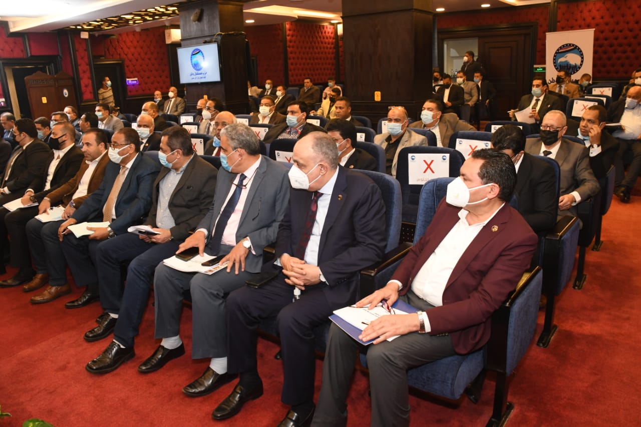 وزير الإسكان: الدولة تهدف لضبط العمران لإيجاد بيئة عمرانية حضارية تليق بالمواطن المصرى