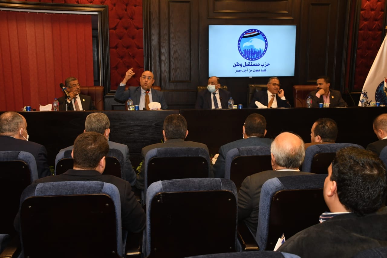 وزير الإسكان: الدولة تهدف لضبط العمران لإيجاد بيئة عمرانية حضارية تليق بالمواطن المصرى