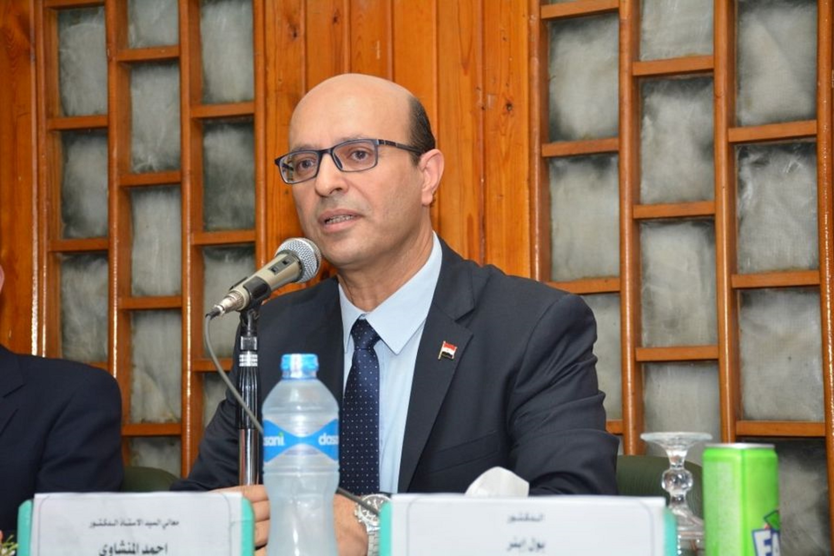 الدكتور أحمد المنشاوى نائب رئيس جامعة أسيوط لشئون الدراسات العليا والبحوث
