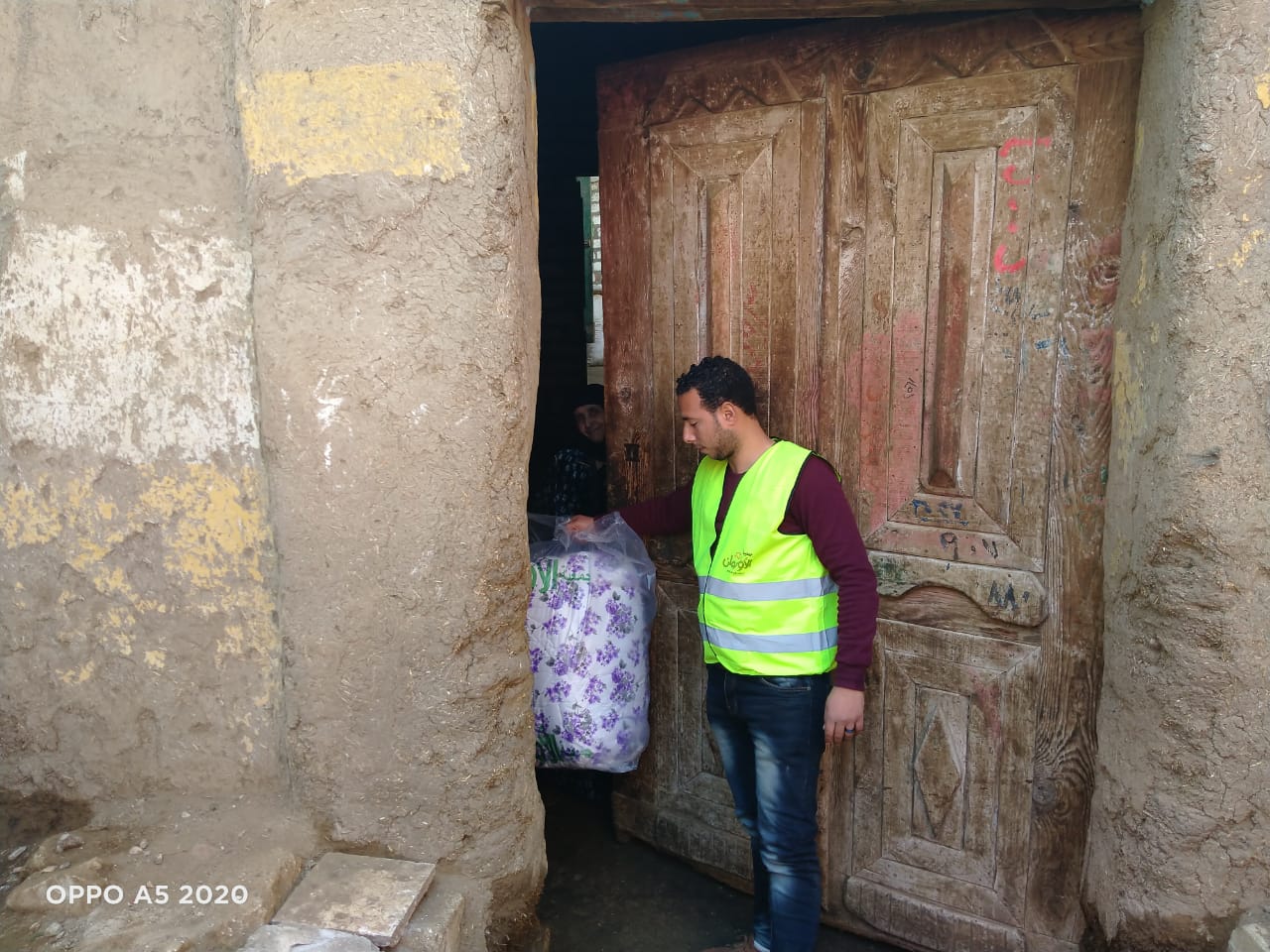 الاورمان تنتهى من توزيع 6 الاف و500 لحاف وبطانية للاسر الاكثر احتياجا بقرى المنيا