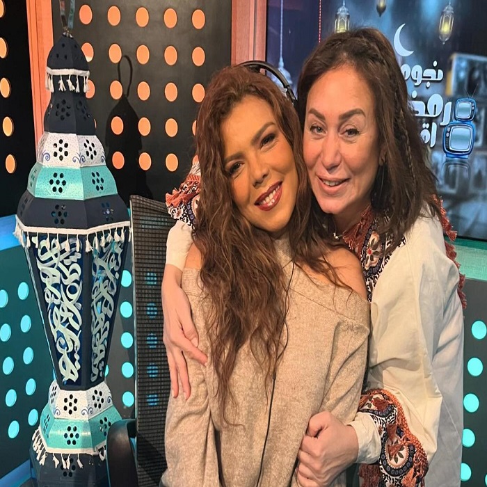 ناهد السباعي وإنجي علي 