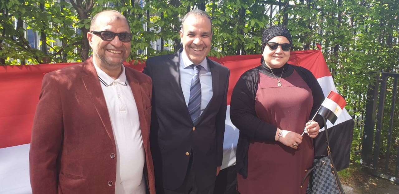  السفير عبد العاطي : المصريين توافدوا علي مراكز الاقتراع في المانيا في اليوم الاخير لعملية التصويت