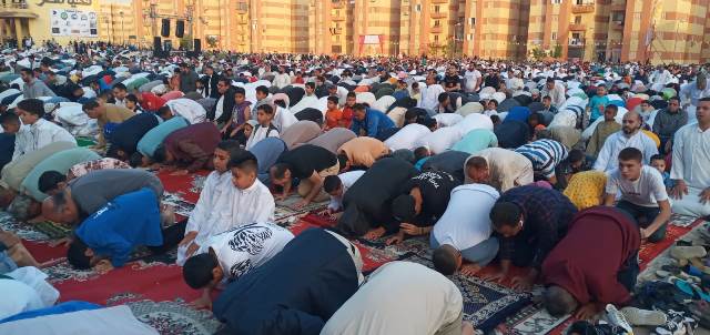 مستقبل وطن بدر يوزع 7 ألآف هدية على الأطفال فى عيد الفطر.. فيديو