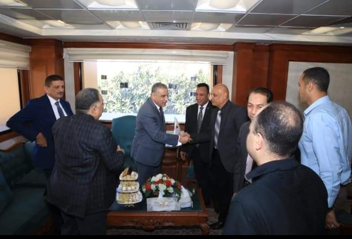 محافظ سوهاج يستقبل المهنئين بعيد الفطر المبارك ..صور