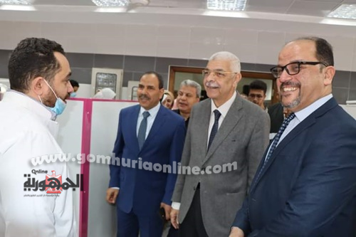 رئيس جامعة المنوفية:الكشف وعلاج 400 حالة بالمجان بكلية طب الأسنان