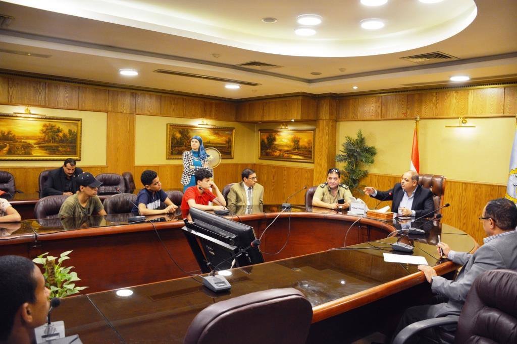 محافظ الغربية يتابع إمتحانات الصف الأول الثانوى ويتواصل مع وزير التعليم لحل مشاكل التابلت