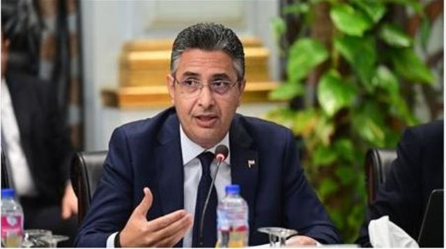  وزير التموين والتجارة