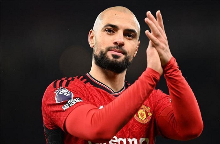 سفيان أمرابط لاعب مانشستر يونايتد القادم من صفوفو فيورنتينا الإيطالي