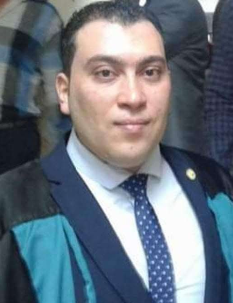 د. محمد محمود سليمان الاستاذ المساعد بكلية التجارة جامعة الزقازيق