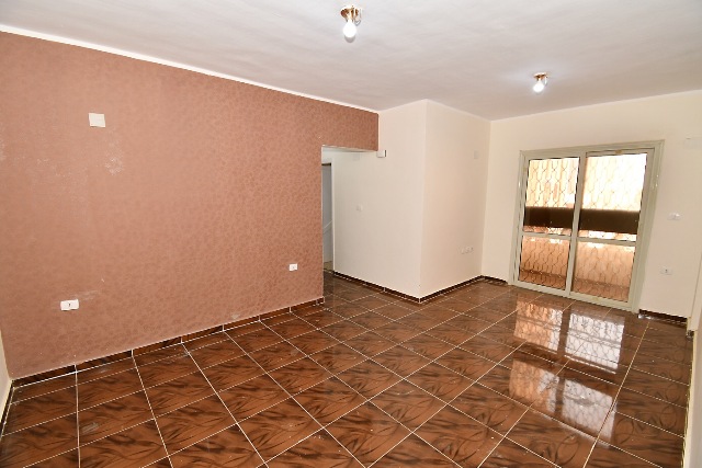 وزير الإسكان يتفقد الوحدات السكنية بالإسكان الاجتماعى بمدينة الفيوم الجديدة