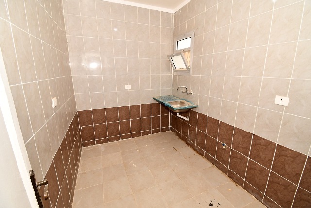 وزير الإسكان يتفقد الوحدات السكنية بالإسكان الاجتماعى بمدينة الفيوم الجديدة