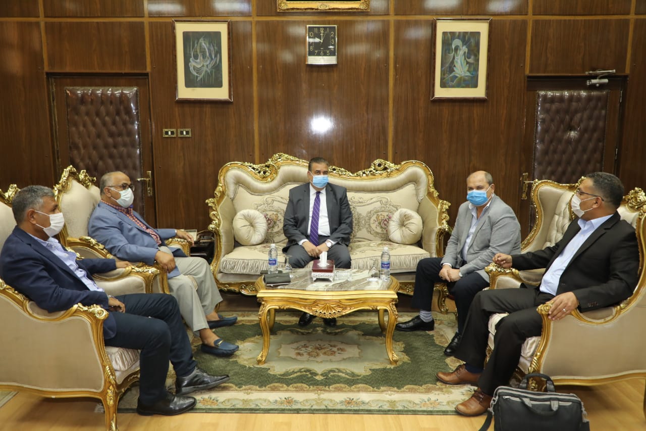 محافظ المنوفية ولقاء وفد شركة نهضة مصر للخدمات البيئية الحديثة
