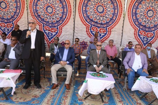محافظة سوهاج يتفقد معدات الوحدات المحلية للتأكد من جاهزيتها لمواجهة الأزمات