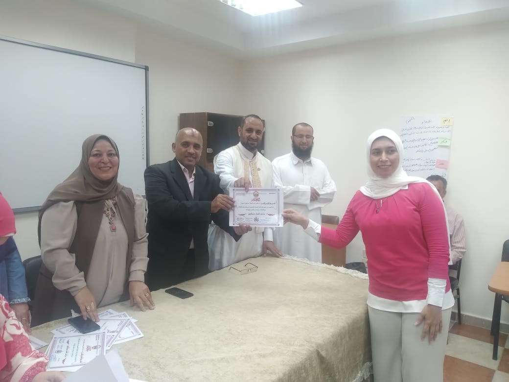 وكيل تعليم مطروح  يكرم روضات الأطفال الحاصلة علي اعتماد الجودة 