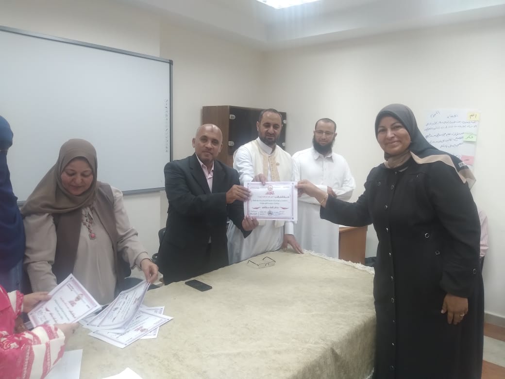 وكيل تعليم مطروح  يكرم روضات الأطفال الحاصلة علي اعتماد الجودة 