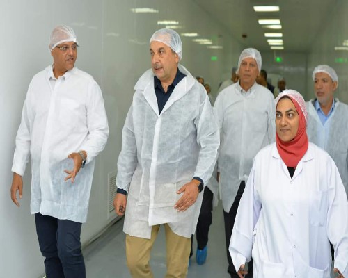 وزير قطاع الأعمال ومحافظ القليوبية يتفقدان مصانع النصر للكيماويات الدوائية