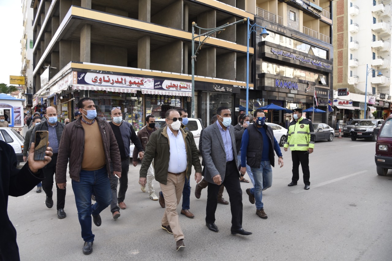 جوله لمحافظ مطروح لتحقيق الانضباط في شوارع المدينه