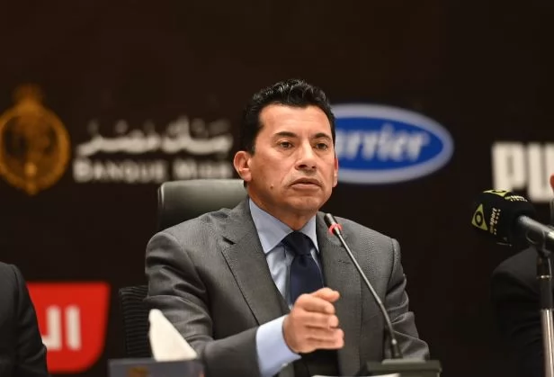 الدكتور أشرف صبحي اثناء المؤتمر