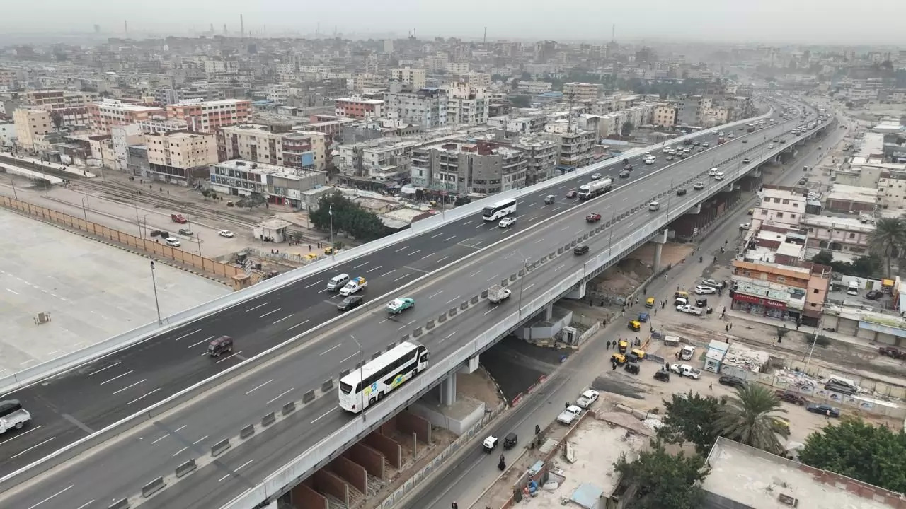 النقل تعلن بدء التشغيل التجريبي لكوبري العامريةبعد توسعته ورفع مناسيبه 