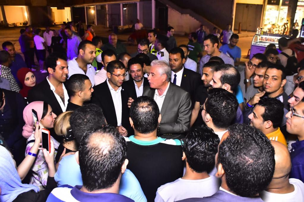 محافظ جنوب سيناء يستعرض المدن السياحية فى شرم الشيخ لشباب 