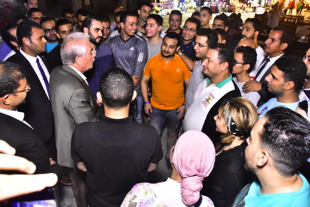محافظ جنوب سيناء يستعرض المدن السياحية فى شرم الشيخ لشباب 